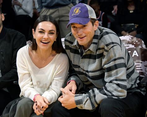 Mila Kunis and Ashton Kutcher’s Complete。